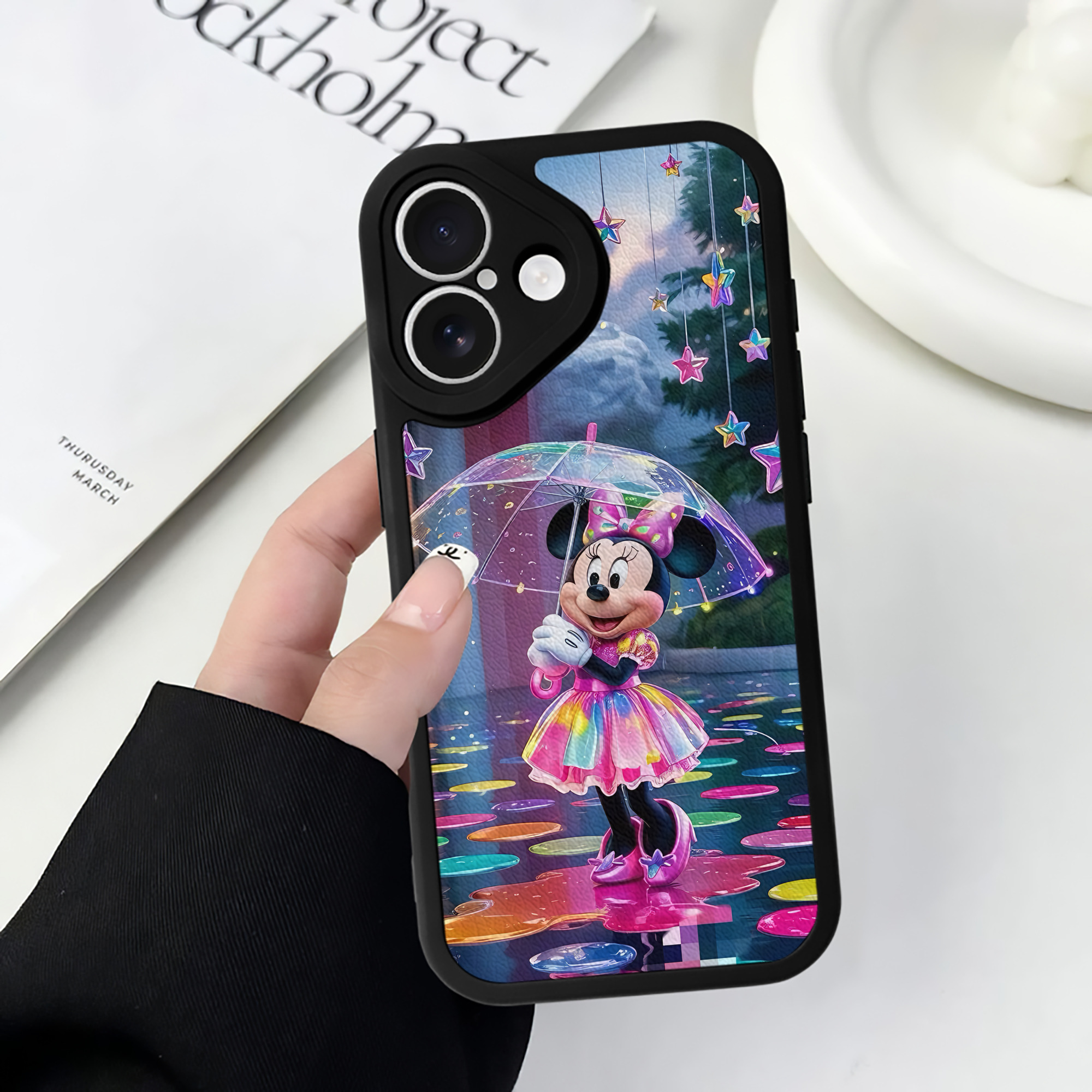 （画像用） ミッキーマウス Mickey Mouse 【iPhone 16シリーズ対応】シリコンスマホケース（レザー調） 材質：シリコン
